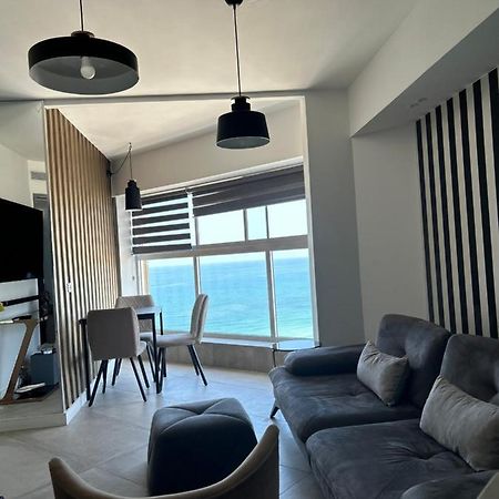 Beachfront Apartment Bat Yam Exteriör bild