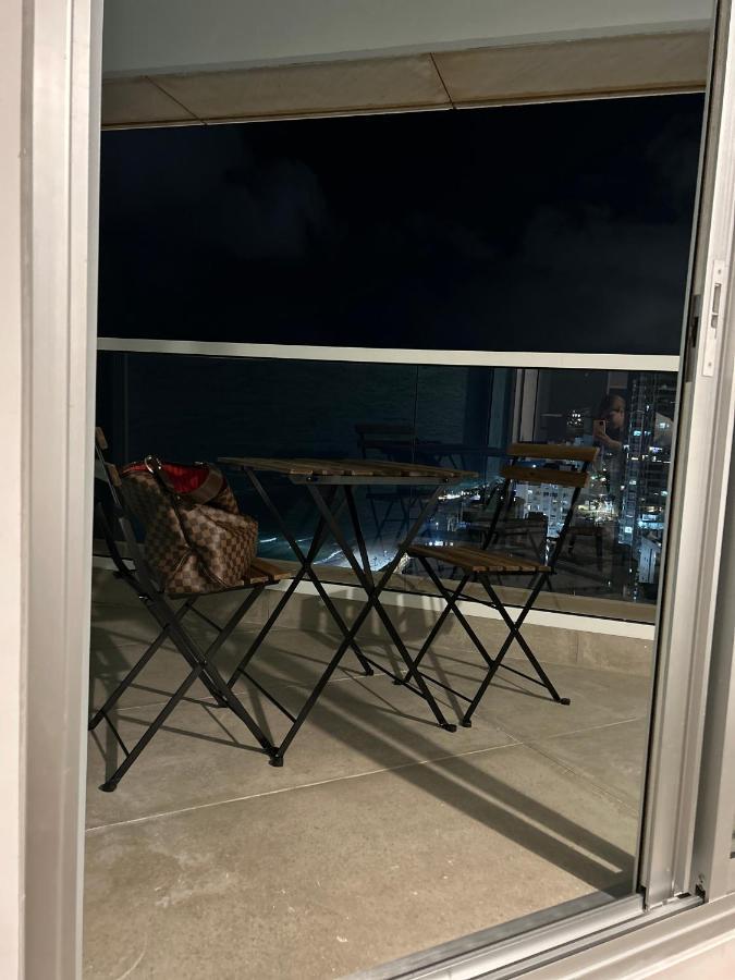 Beachfront Apartment Bat Yam Exteriör bild