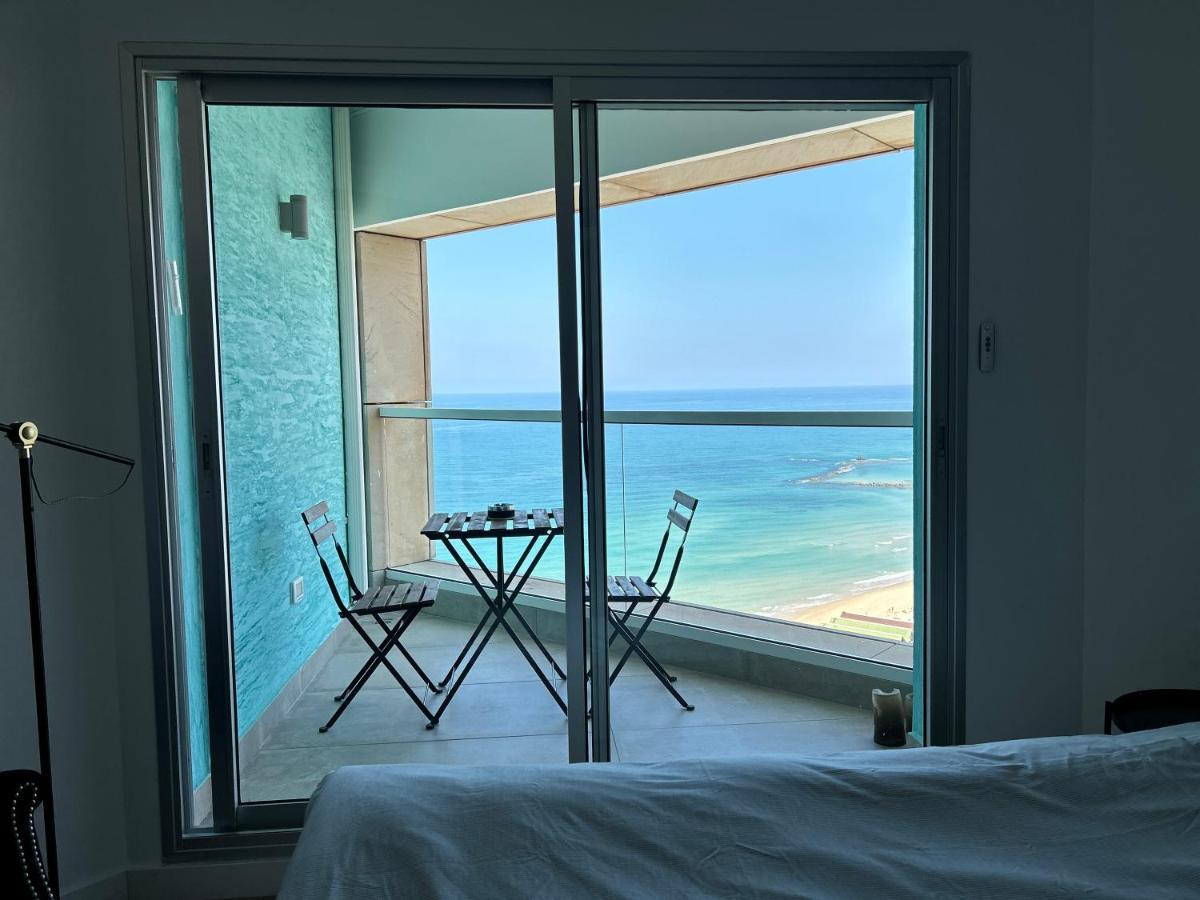 Beachfront Apartment Bat Yam Exteriör bild