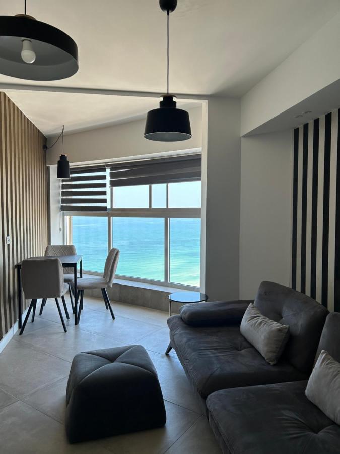 Beachfront Apartment Bat Yam Exteriör bild
